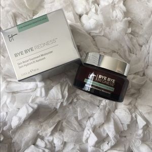 It Cosmetics Bye Bye Redness Moisturizer